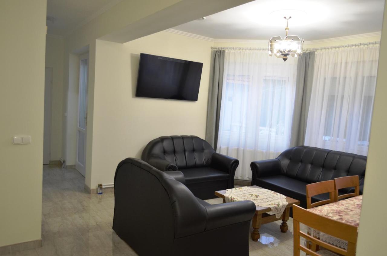 Henrietta - Violetta Apartman Hajduszoboszlo Exterior photo