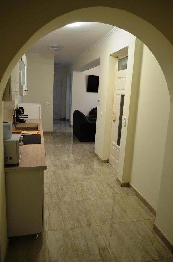 Henrietta - Violetta Apartman Hajduszoboszlo Exterior photo